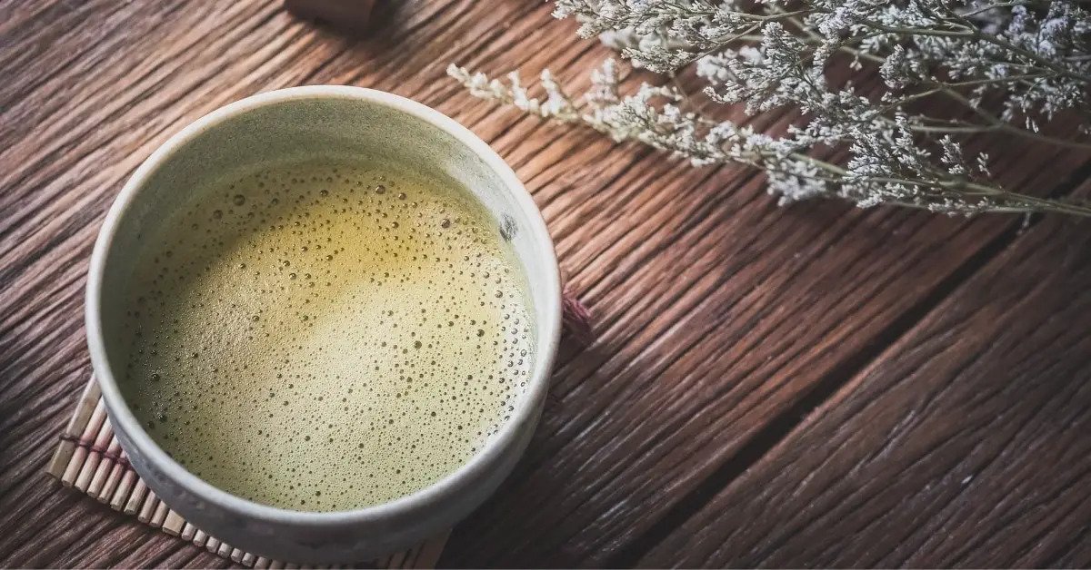 does hojicha have caffeine